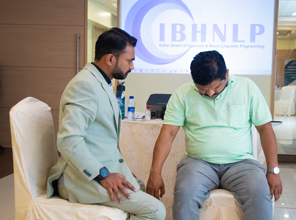 best_hypnotist_in_india3